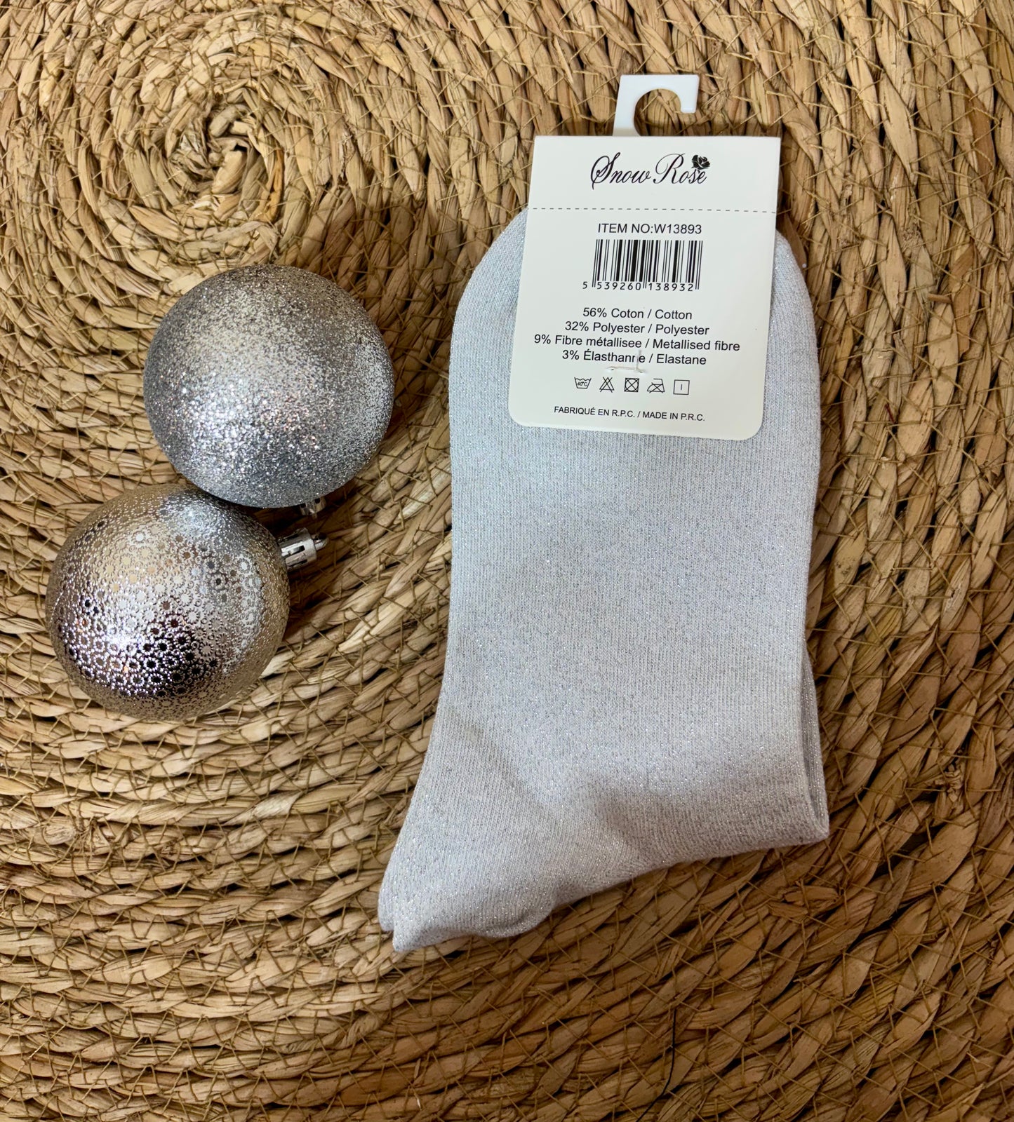 Les chaussettes aux petits mots blanc et gris à paillettes