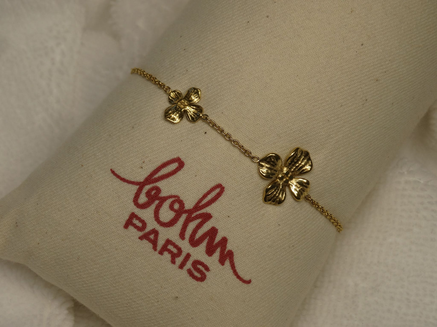 Le bracelet double fleur texturée